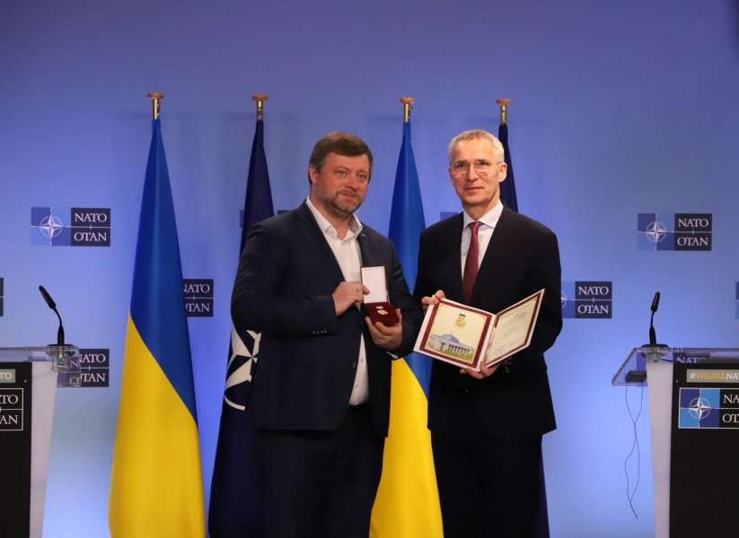 Перший віцеспікер вручив Генеральному секретарю НАТО Єнсу Столтенбергу Почесну грамоту Верховної Ради України 