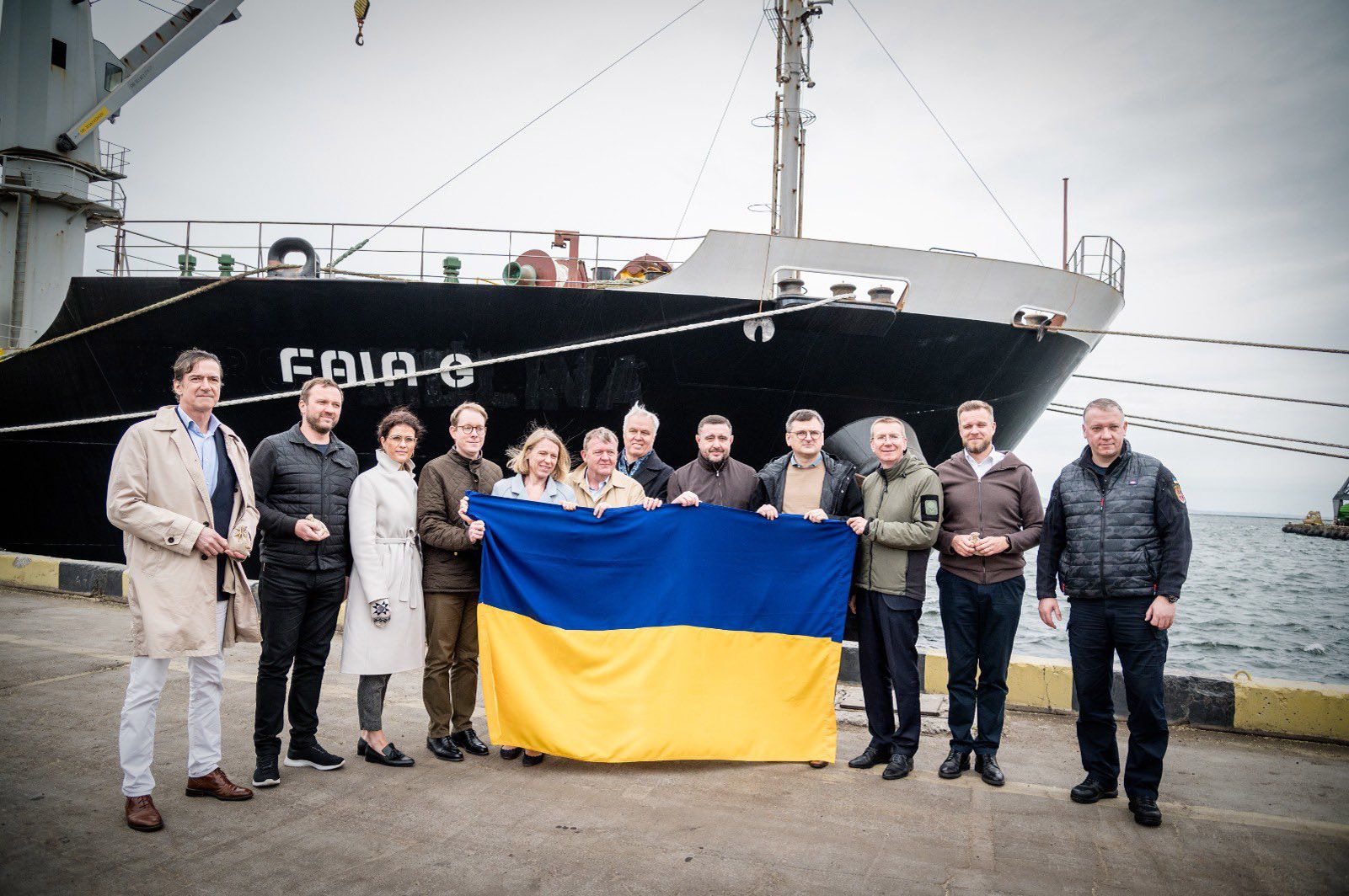 Міністри закордонних справ семи країн разом із главою МЗС України