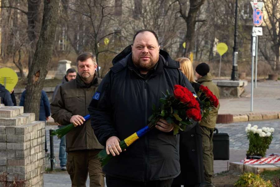 Керівництво Парламенту України та Апарату Верховної Ради України вшанували пам'ять загиблих під час Революції Гідності