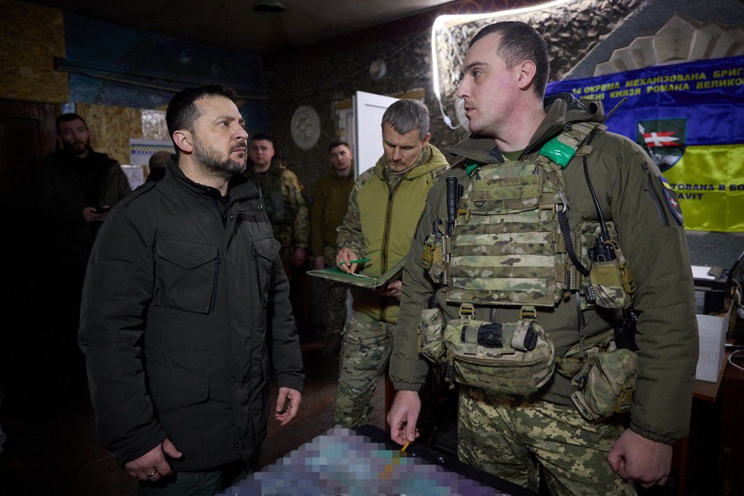 Президент відвідав передові позиції українських військ на Куп'янському напрямку та нагородив захисників