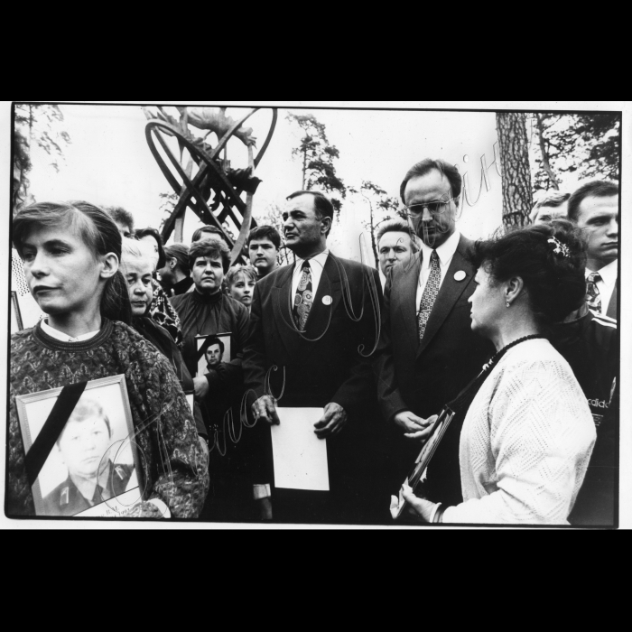 26.04.1996.
Мітинг пам'яті Чорнобильської трагедії в Ленінградському районі столиці.
