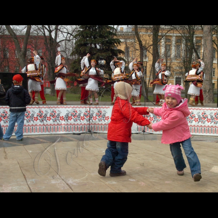 10 квітня 2010 Київ, парк імені Шевченка.
Відкриття дитячого будинку мистецтв.