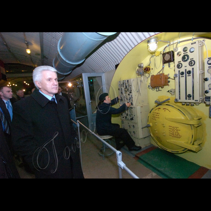 26 листопада 2009 перебування Голови ВР України Володимира Литвина у Криму. В. Литвин відвідав музей колишнього ремонтного заводу підводних човнів у Балаклаві.