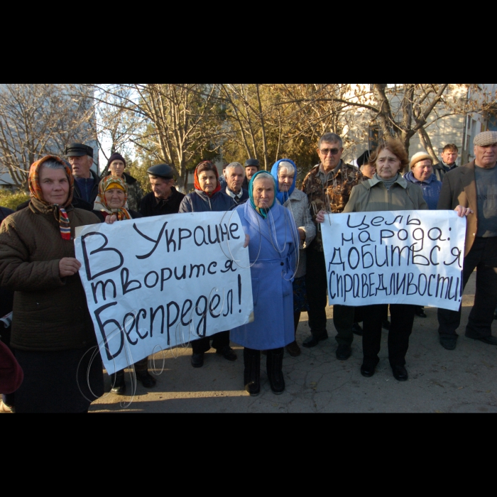 27 листопада 2009 жителі села Віліно Бахчисарайського району Кримської автономії звернулися по допомогу до Володимира Литвина у розв’язанні їхнього питання по земельних ділянках.