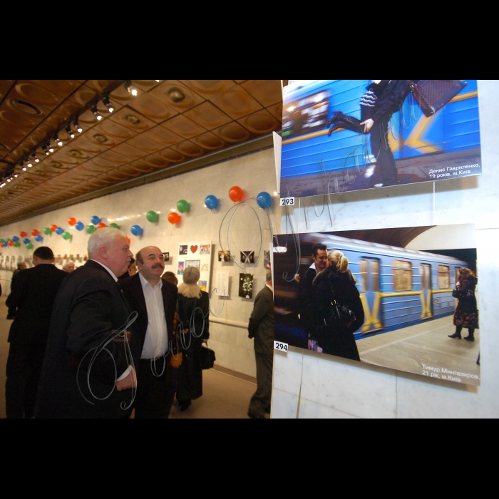 29 грудня 2009 в “Українському домі” у рамках заходів, присвячених 50-річчю від дня введення в дію метрополітену в м. Києві відкрито виставку “Я люблю метро”.