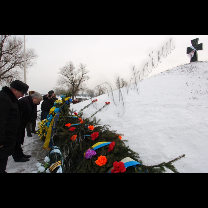 29 січня 2010 у с. Літки Броварського району відбувся мітинг-реквієм з нагоди вшанування пам’яті Героїв Крут.