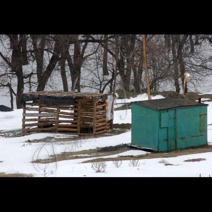 4 лютого 2010 Донецька область, місто Шахтарськ. Незаконні шахти-копанки.
