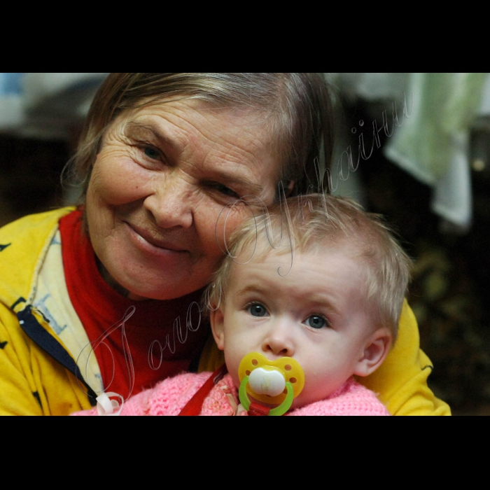 16 лютого 2010 АРК Крим, Джанкой.
Тамара Миколаївна Кожухова та її багатодітна родина.