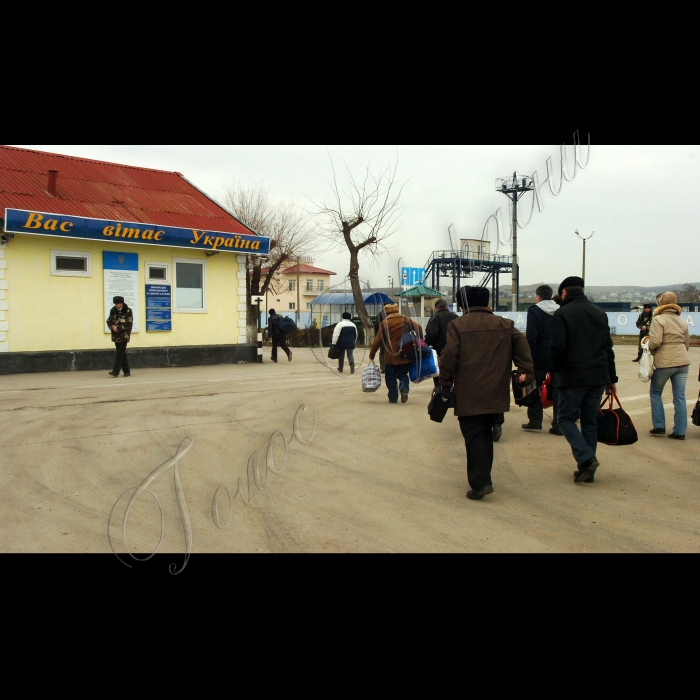 17 лютого 2010 Крим, Керч.
Міжнародний пункт пропуску для паромного сполучення
(паромна переправа в Росію на Таманський півострів).