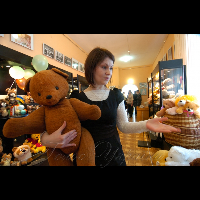 12 березня 2009 музей іграшки на Кловському узвозі.
Методист Юлія Кобос.