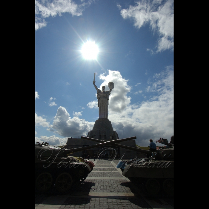 7 травня 2009 напередодні Дня Перемоги в меморіальному комплексі «Національний музей Великої Вітчизняної війни 1941-1945 років» зустрілися однополчани, земляки київських земляцтв.