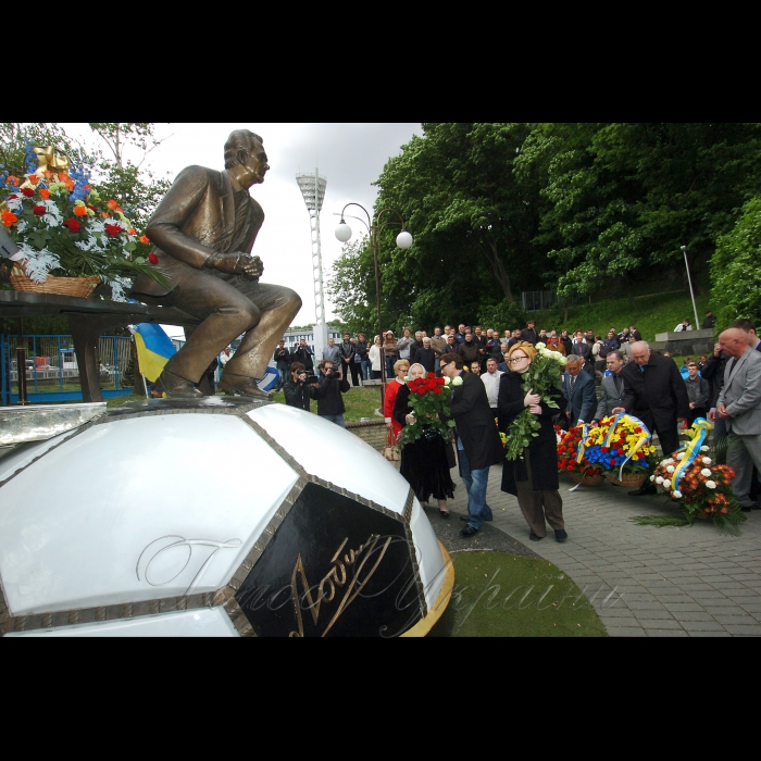 13 травня 2009 біля пам'ятника Лобановському, поруч із входом на стадіон «Динамо», відбувся мітинг пам'яті тренера в рамках ушанування пам’яті футбольного тренера Валерія Лобановського.