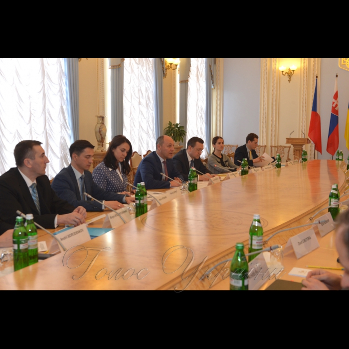 11 квітня 2017 зустріч Голови Верховної Ради України Андрія Парубія з Міністрами закордонних справ Словацької Республіки, Угорщини та Чеської Республіки.