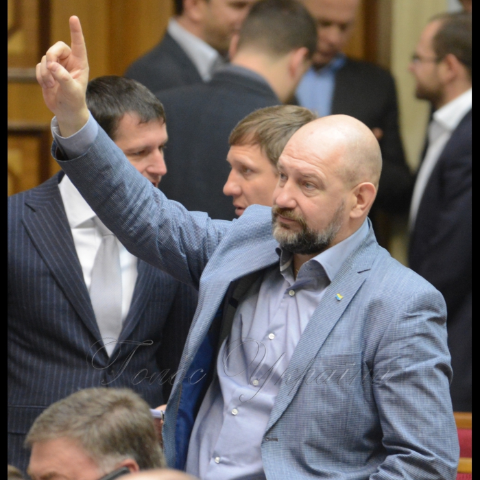 13 квітня 2017 пленарне засідання Верховної Ради України.
Сергій Мельничук - Воля.