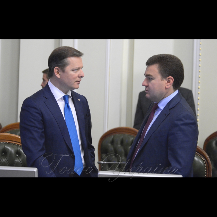 22 травня 2017 засідання погоджувальної ради у ВР.
Олег Ляшко (РП), Віктор Бондар (Відродження).