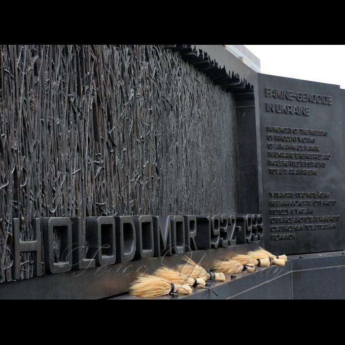 15 червня 2017 на завершення візиту до США Голова Верховної Ради України Андрій Парубій разом з делегацією вшанували жертв Голодомору-геноциду українського народу на меморіалі у Вашингтоні.