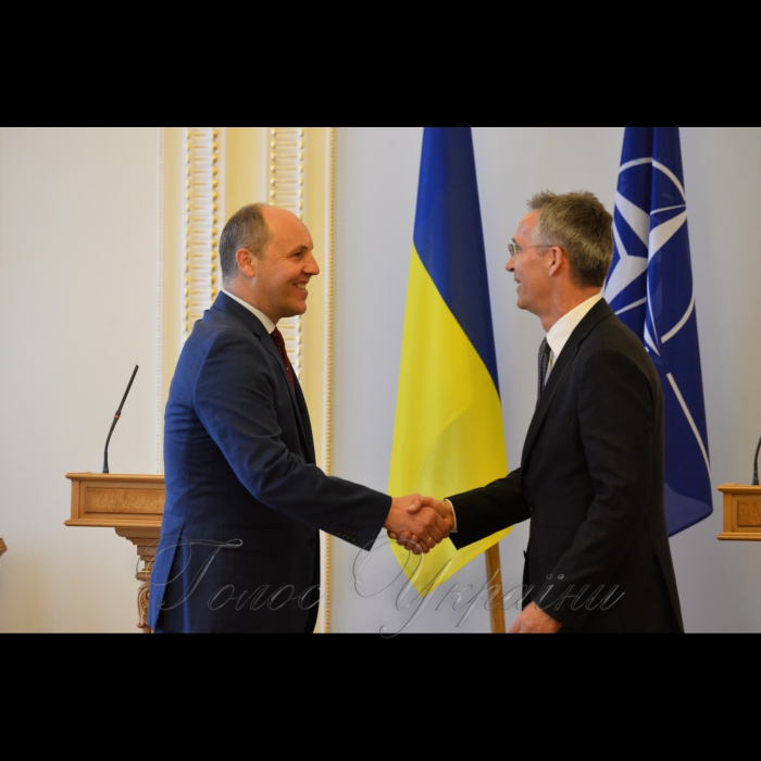 10 липня 2017 зустріч Голови Верховної Ради України Андрія Парубія з Генеральним Секретарем НАТО Йенсом Столтенбергом.
