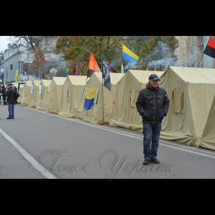 Мітингувальники біля Верховної Ради України. Продовжується акція 
