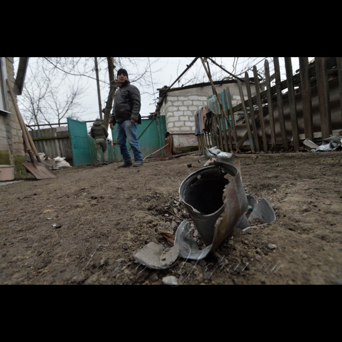 19 грудня 2017 о 17 годині обстріляли селище Новолуганське.