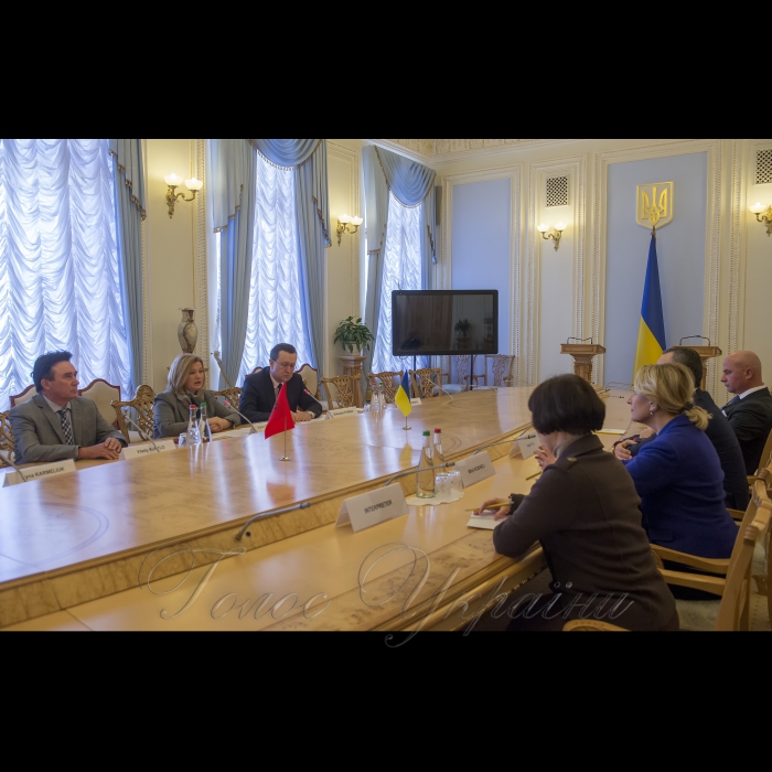 6 лютого 2018 зустріч Першого заступника Голови Верховної Ради України Ірини Геращенко з делегацією Парламенту Республіки Албанія на чолі з Головою Комітету у закордонних справах Мімі Кодєлі.