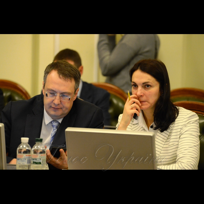 12 березня 2018 засідання Погоджувальної Ради у Верховній Раді України. Антон Геращенко (нф), Ганна Гопко (поз).