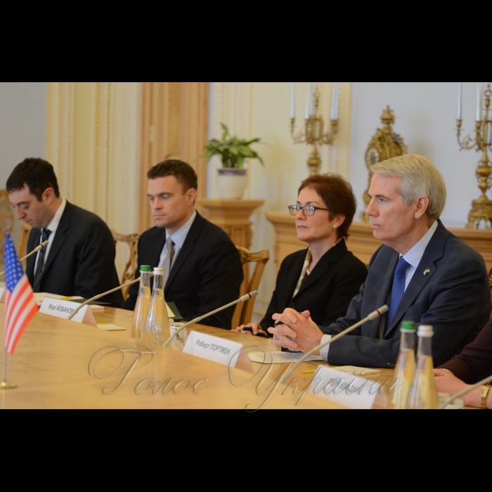 5 квітня 2018 зустріч Голови Верховної Ради України Андрія Парубія з Сенатором Конгресу Сполучених Штатів Америки Робом Портманом.