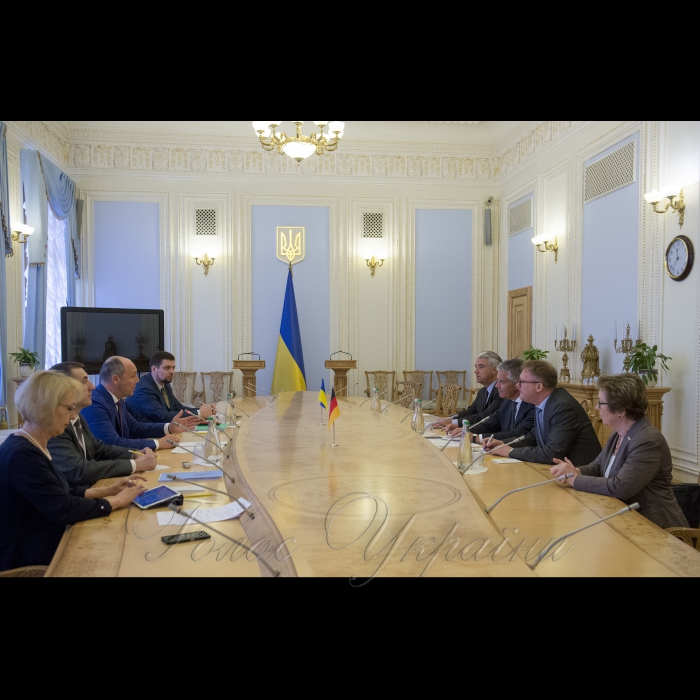 12 квітня 2018 зустріч Голови Верховної Ради України Андрія Парубія з депутатом Німецького Бундестагу Франком Штеффелем.
