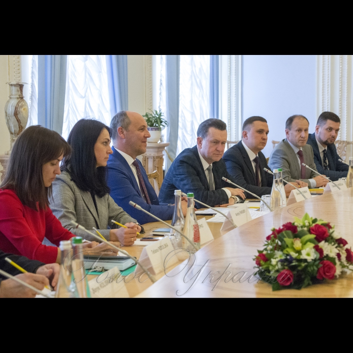 16 травня 2018 Голова Верховної Ради України Андрій Парубій провів зустріч зі делегацією парламентаріїв Саейму Латвійської Республіки на чолі зі Спікером Інарою Мурнієце.