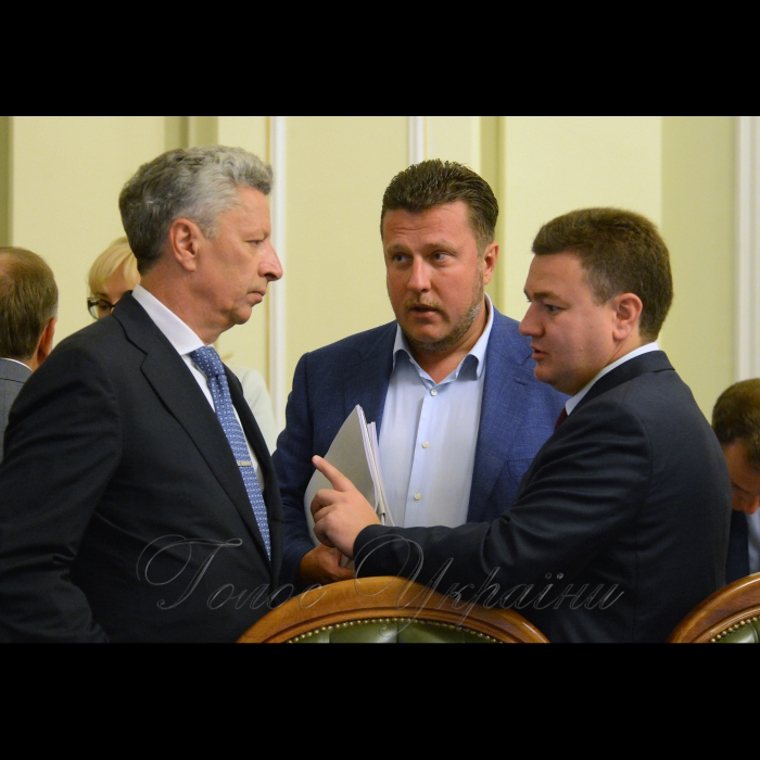 4 червня 2018 засідання погоджувальної ради. Юрій Бойко, Антон Яценко, Віктор Бондар.