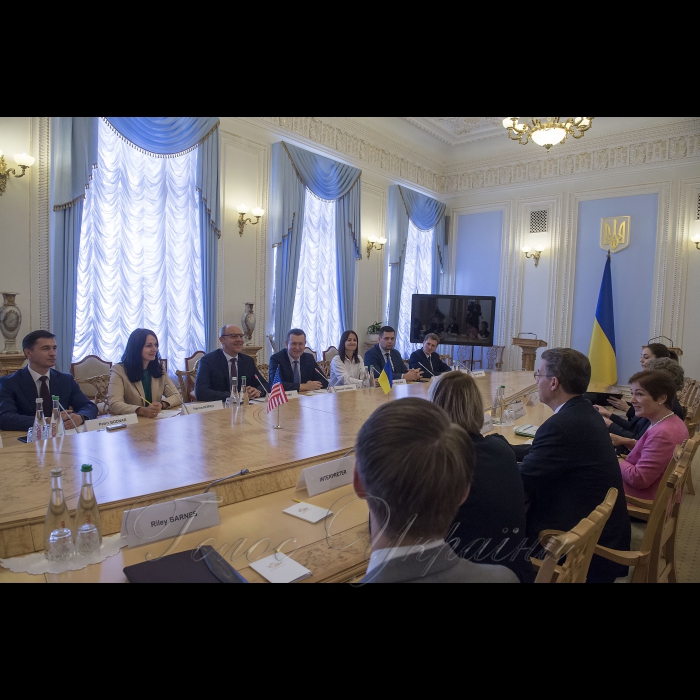 12 вересня 2018 зустріч Голови Верховної Ради України Андрія Парубія з Послом з особливих доручень Державного департаменту США з питань міжнародної свободи релігій Семом Браунбеком.