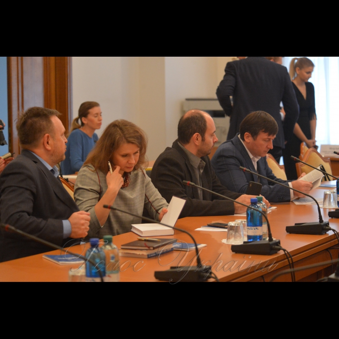 В Комітеті Верховної Ради України відбувся міжнародний круглий стіл «Проблеми законодавчого забезпечення проведення референдумів в Україні». 