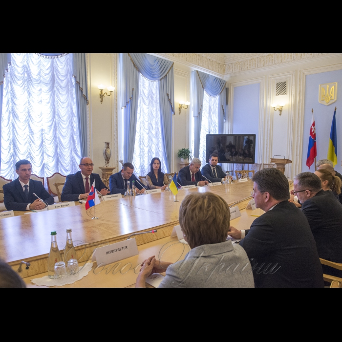 4 жовтня 2018 зустріч Голови Верховної Ради України Андрія Парубія з Міністром закордонних справ та європейських питань Словацької Республіки Мірославом Лайчаком.
