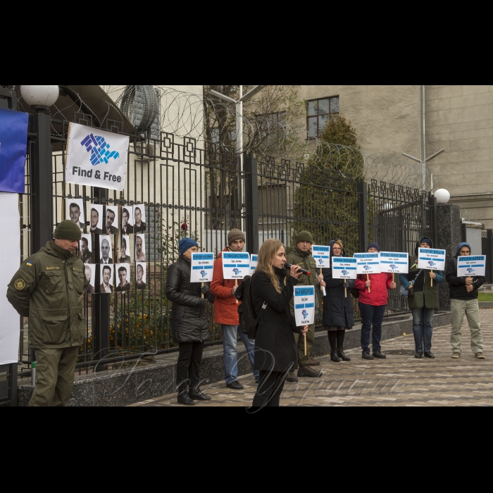 26 жовтня 2018 біля Посольства РФ у Києві відбулася акція активістів ГО КримSOS: 