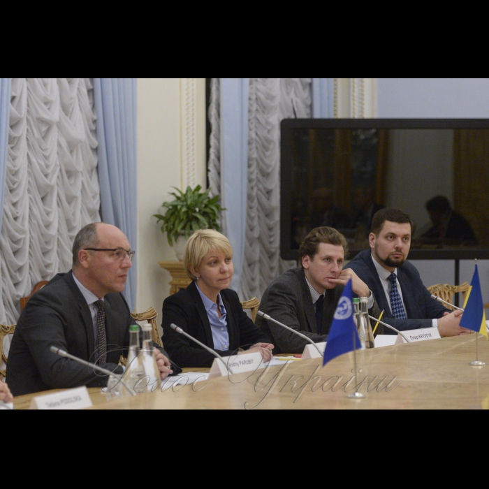 7 листопада 2018 зустріч Голови Верховної Ради України Андрія Парубія з групою експертів МВФ на чолі з керівником місії МВФ в України Рон ВАН РОДЕНОМ.