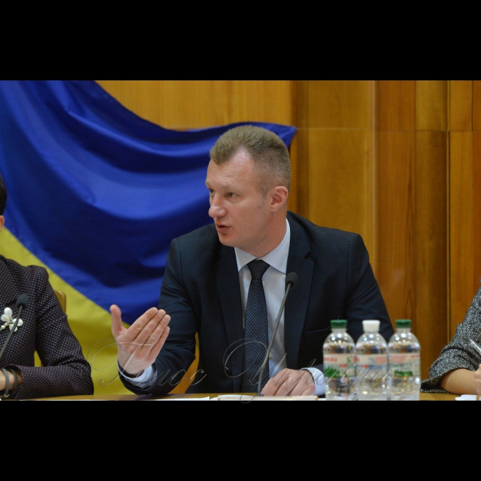13 листопада 2018 пресконференція у ЦВК присвячена 21-річчю з дня створення Центральної виборчої комісії.
Член ЦВК Євгеній Радченко.