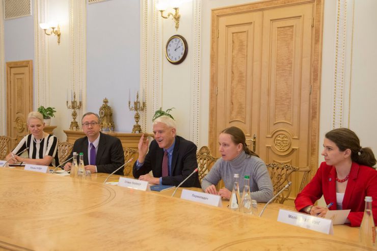 12 квітня 2019 відбулася зустріч Голови Верховної Ради України Андрія Парубія з делегацією Атлантичної Ради на чолі з Стівеном Пайфером.