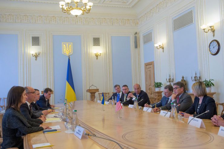 20 травня 2019 зустріч Голови Верховної Ради України Андрія Парубія з міністром енергетики США Р. Перрі.
