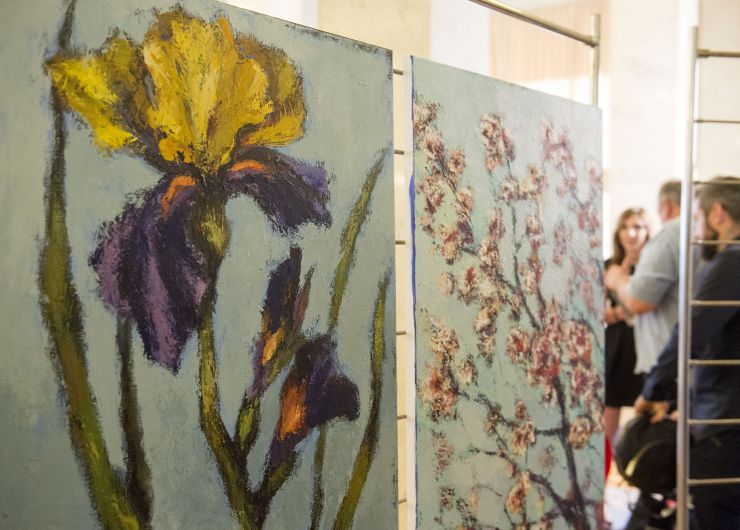 Презентація виставки живопису «Квіти для мами» художниці Ольги Бартиш 