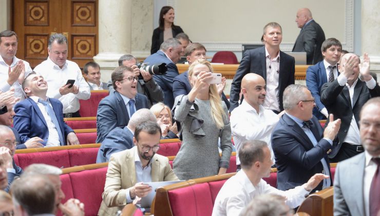 11 липня 2019 пленарне засідання Верховної Ради України.
Верховна Рада України 230 голосами прийняла Виборчий кодекс в цілому.