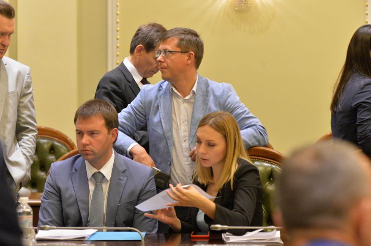Засідання Підготовчої депутатської групи з організації роботи Верховної Ради України IX скликання під керівництвом Дмитра Разумкова. 