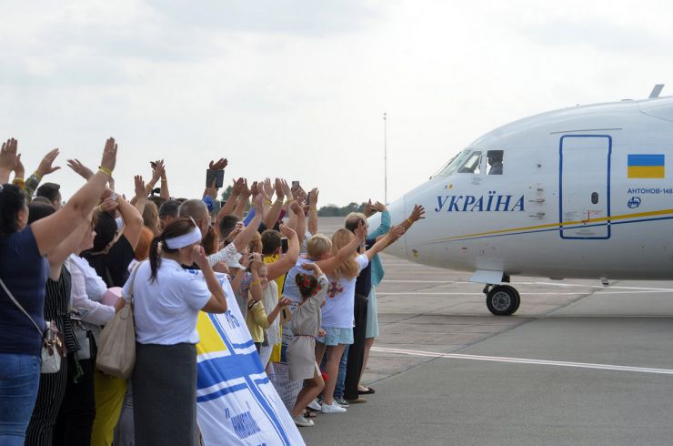 7 вересня 2019 у Київ в аеропорт Бориспіль прилетіли з московського полону 35 українських заручників, серед них 24 моряки захоплених суден у Керченській протоці.