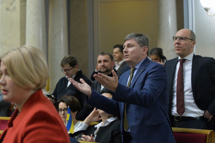 Пленарне засідання Верховної Ради України.

Прийнято за основу проект Закону 