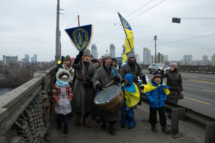 22 січня з нагоди Дня Соборності люди утворили Живий ланцюг на мосту Патона у Києві. Акція присвячена Акту Злуки 1919 року.