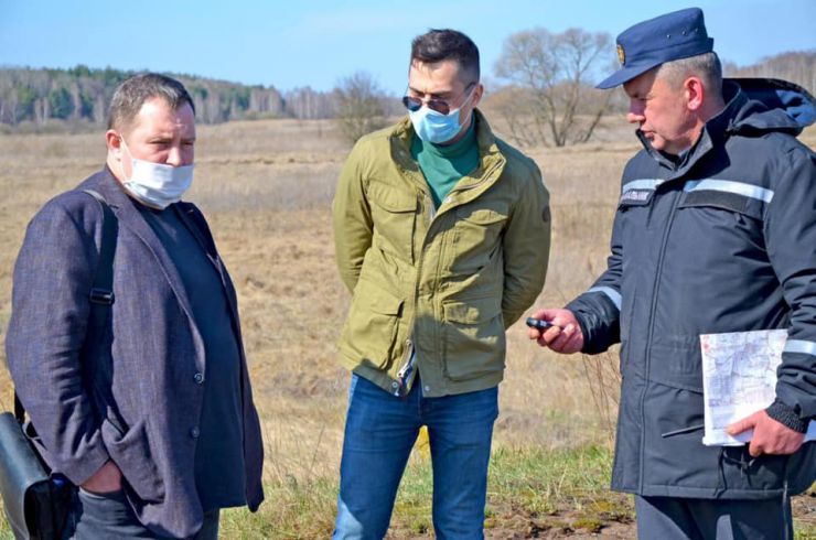 Народні депутати України відвідали оперативний штаб із ліквідації наслідків пожежі в Чорнобильській зоні відчуження та зоні безумовного відселення в Народницькому районі Житомирщини.