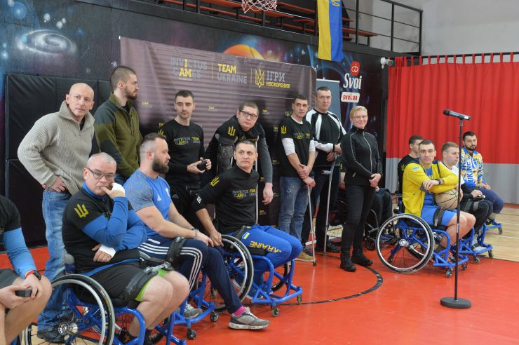На территории арены Svoi Arena Sports & Events открытая тренировка сборной Украины по баскетболу на колясках «Игорь Непокоренных».