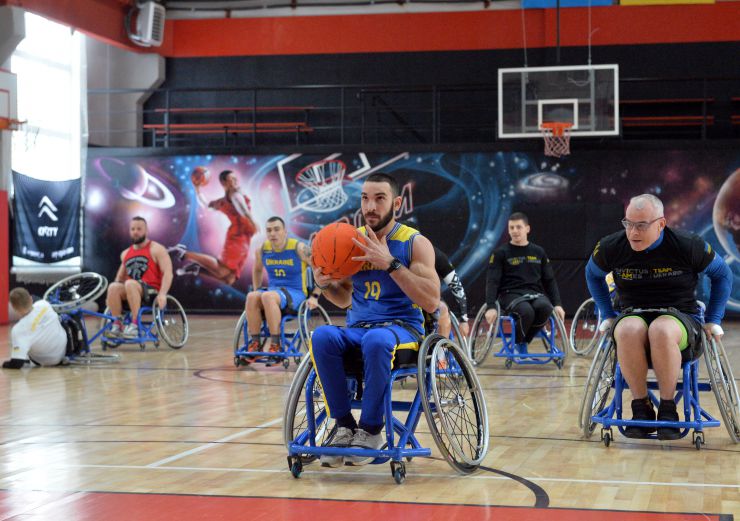 На территории арены Svoi Arena Sports & Events открытая тренировка сборной Украины по баскетболу на колясках «Игорь Непокоренных».