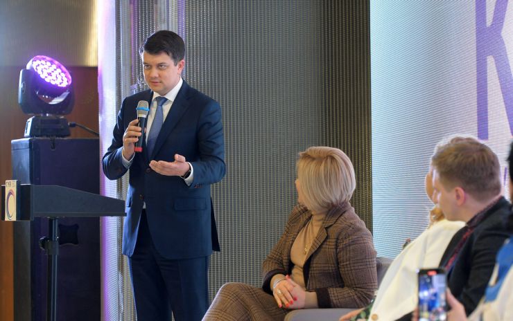 Голова Верховної Ради України Дмитро Разумков взяв участь у роботі Весняної сесії Kyiv Global Summit 2021 присвяченої Міжнародному дню захисту дітей.
