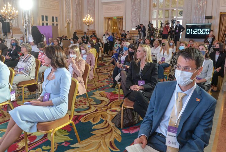V Український Жіночий Конгрес «Лідерство жінок як цінність», Київ.

