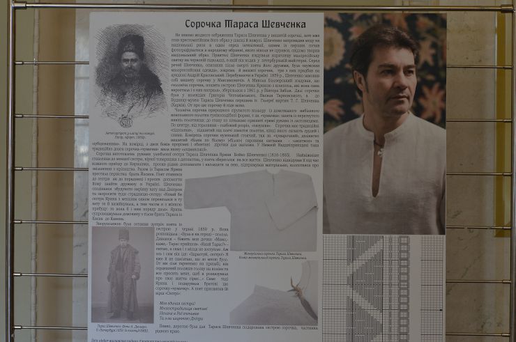 В кулуарах Верховної Ради України відкрилася виставка вишиванок. 