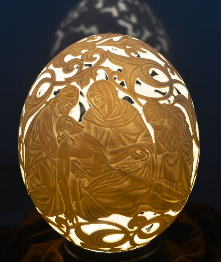 Відкриття виставки «Скорботний шлях Бахмуту», що представляє цикл художніх робіт (барельєфів на шкаралупі страусиних яєць) та графічних робіт «VIA DOLOROSA», які відображають біблійні мотиви Скорботного шляху Ісуса Христа. Це унікальна колекція «Різьбленки» (барельєфів на шкаралупі страусиного яйця), яка
супроводжується графічними роботами, майстра традиційних народних ремесел Дмитра Денисенка «Народного музею писанкарства та розвитку народних ремесел Бахмутського міського народного Дому». 